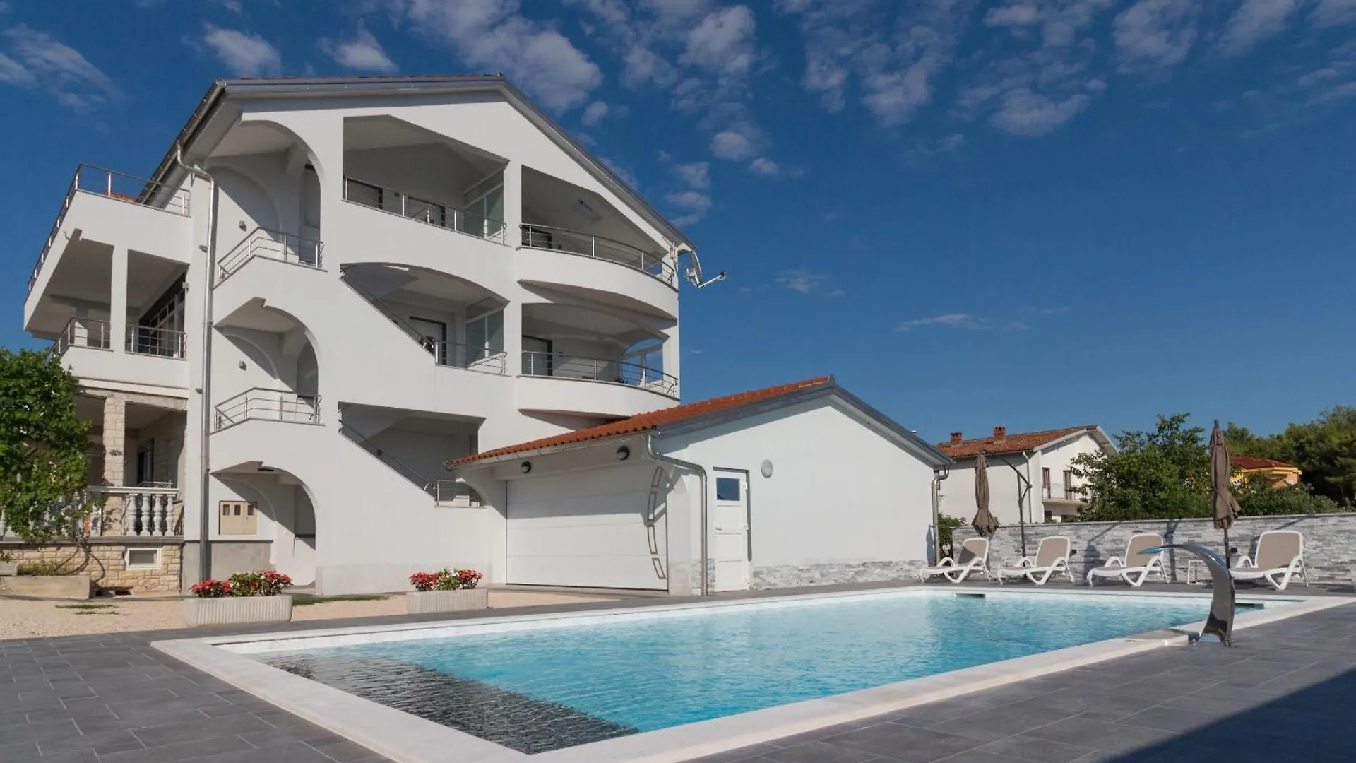 Apartmani Martin Mit Beheiztem Pool With Heated Pool بيبينيا
