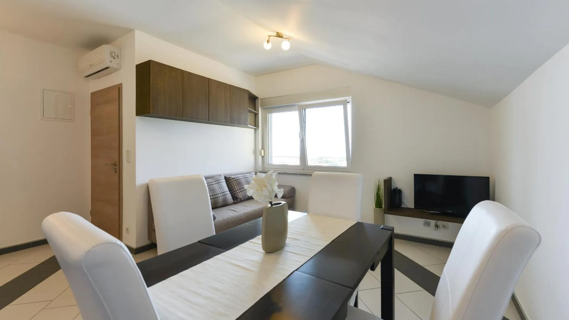 Apartmani Martin Mit Beheiztem Pool With Heated Pool بيبينيا 0*,  كرواتيا
