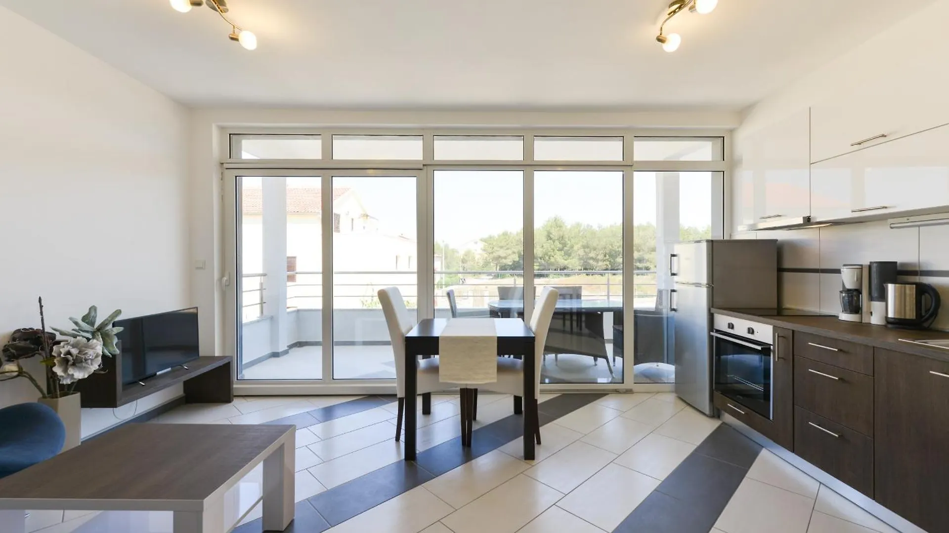 Apartmani Martin Mit Beheiztem Pool With Heated Pool بيبينيا شقة
